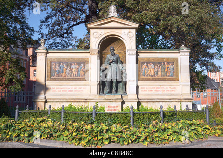 Monument à Albrecht von Graefe, corner de Schumann et de l'hôpital de la charité par Luisenstrasse, Berlin, Allemagne Banque D'Images
