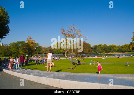 Princess Diana Memorial Fountain dans Hyde Park Londres Angleterre Royaume-Uni Europe centrale Banque D'Images