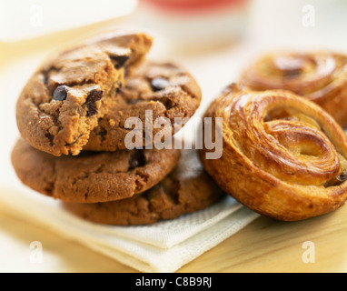 Pain aux raisins et les Cookies Banque D'Images