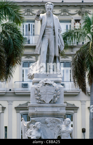 Statue de Jose Marti à Parque Central La Havane Cuba. Banque D'Images