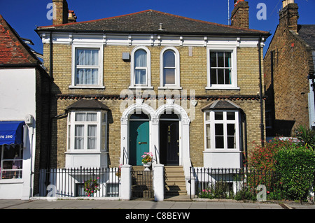 Maisons jumelées, Church Road, Barnes, London Borough of Richmond upon Thames, Grand Londres, Angleterre, Royaume-Uni Banque D'Images