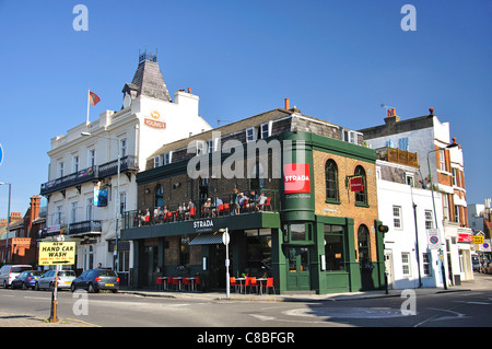 Strada Restaurant sur la terrasse, Barnes, London Borough of Richmond upon Thames, Grand Londres, Angleterre, Royaume-Uni Banque D'Images