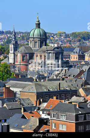 Vue sur la cathédrale Sant Aubin et la ville de la citadelle de Namur, Belgique Banque D'Images