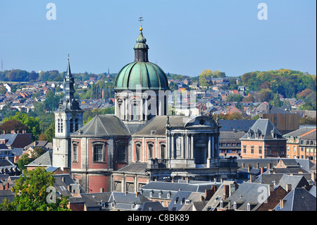 Vue sur la cathédrale Sant Aubin et la ville de la citadelle de Namur, Belgique Banque D'Images