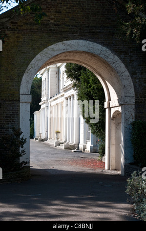 Le vaste manoir maintenant Gunnersbury Park Museum, Brentford, London, UK Banque D'Images