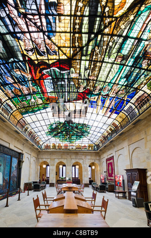 L'Arbre de Gernika vitraux au plafond dans la maison (Casa de las Juntas), Gernika (Guernica), Pays Basque, Espagne Banque D'Images