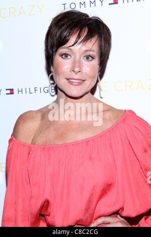 Amanda Mealing aux arrivées comme un fou pour Premiere, monument's Sunshine Théâtres, New York, NY, le 18 octobre 2011. Photo par : Andres Otero/Everett Collection Banque D'Images