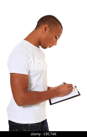 Belle black man writing on clipboard. Le tout sur fond blanc. Banque D'Images