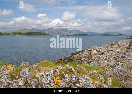 À au nord-ouest de Port Appin vers les montagnes Kingairloch sur le Loch Linnhe Banque D'Images