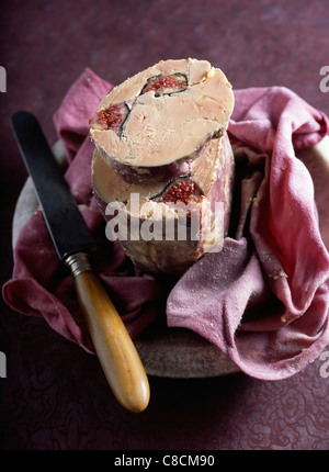 Gainé de tissu de foie gras aux figues pochées au vin rouge Banque D'Images