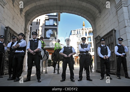 Occupy London Stock Exchange Paternoster Octobre 2011 les manifestants capitaliste tente de créer une ville à l'extérieur la Cathédrale St Paul Banque D'Images