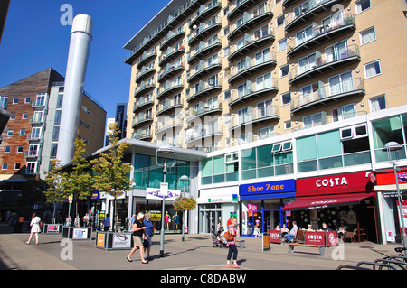 Le centre commercial de Feltham, High Street, Feltham, Arrondissement de Hounslow, Greater London, Angleterre, Royaume-Uni Banque D'Images