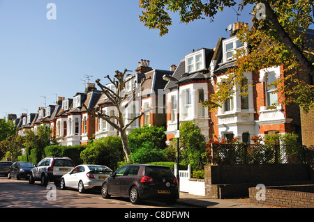 Maisons Mitoyennes sur Beverley Road, Barnes, London Borough of Richmond upon Thames, Grand Londres, Angleterre, Royaume-Uni Banque D'Images