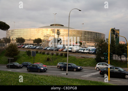 Palalottomatica de Rome, Latium, Italie. EUR Palazzo dello Sport Banque D'Images