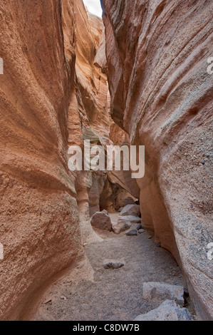 Slot Canyon à Kasha-Katuwe Tent Rocks National Monument, New Mexico, USA Banque D'Images