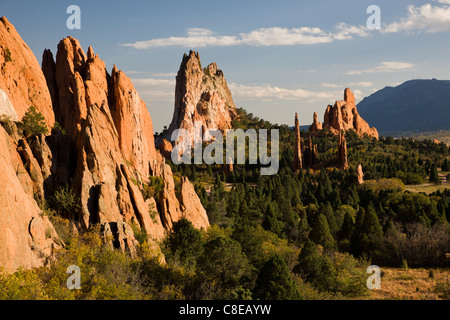 Passerelle du rock, la cathédrale Spires et Trois Grâces, Le Jardin des Dieux. Nat'l Monument Naturel, Colorado Springs, Colorado Banque D'Images