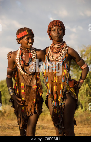 L'Éthiopie, Elk200-5488v Vallée de l'Omo, Hamer, tribu des danseurs femmes Banque D'Images