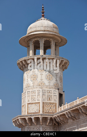 Tombe de Etimad Ud Doulah, 17e siècle tombeau Moghol construit 1628, Agra, Inde Banque D'Images