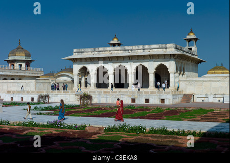 Khas Mahal Palace du 17ème siècle construit par l'Empire moghol Shah Jehan pour ses filles à l'intérieur du fort d'Agra, Inde Banque D'Images