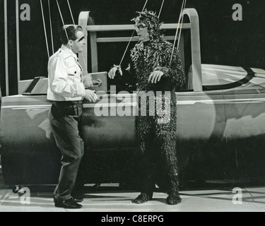 MORECAMBE ET WISE UK duo comique avec Ernie Wise à gauche et Eric Morecambe Banque D'Images