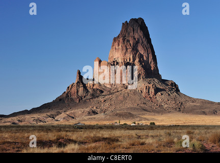 La roche volcanique, près de Kayenta, Navajo, réserve indienne, près de Monument Valley, Arizona, USA, United States, Amérique, Banque D'Images