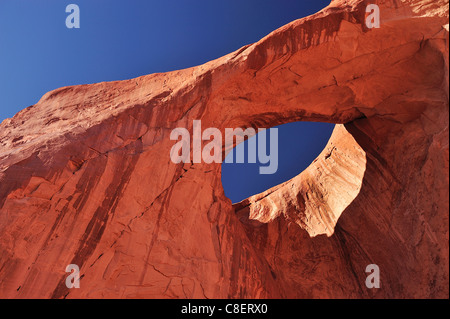 Suns eye, Arch Rock, Navajo, Indian Reservation, Monument Valley, Tribal Park, Arizona, USA, United States, Amérique, trou Banque D'Images