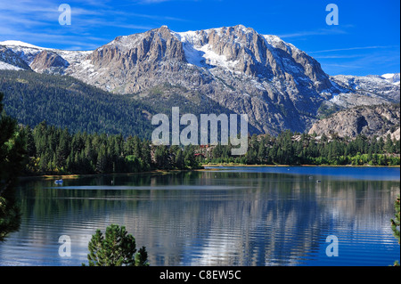 Panorama, juin, le lac, les montagnes de la Sierra Nevada, juin, Lac, Boucle, près de Lee Vining, California, USA, United States, Amérique du Nord, le mont Banque D'Images