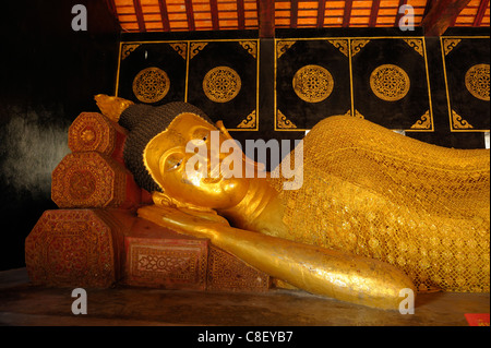 Bouddha couché, Wat Chedi Luang, Chiang Mai, Thaïlande, Asie, Bouddha Banque D'Images