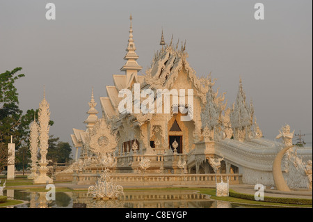 Wat Rong Khun, Temple blanc, Chiang Rai, Thaïlande, Asie, religion Banque D'Images
