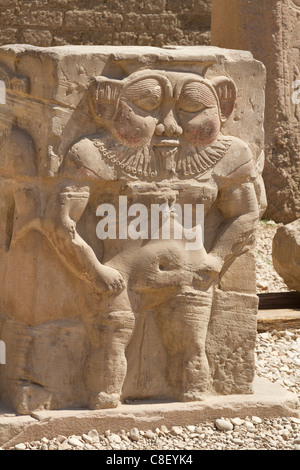 Artefact au Temple d'Hathor, Dendérah Banque D'Images