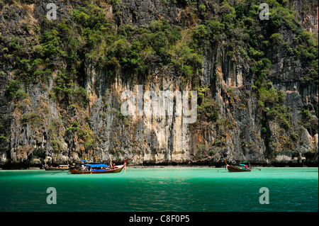 Pileh Bay, île de Phi Phi, Phi Phi, l'île, la mer d'Andaman, en Thaïlande, en Asie, des rochers Banque D'Images