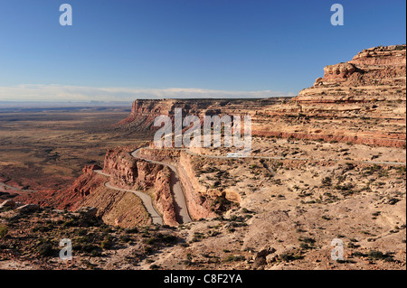 L'Autoroute, 261, col, Cedar Mesa, près de Mexican Hat Plateau du Colorado, Utah, USA, United States, Amérique, road Banque D'Images