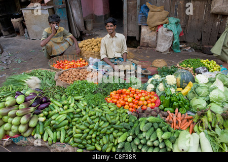 Route vegetable stall, Howrah, Kolkata (Calcutta), West Bengal, India Banque D'Images