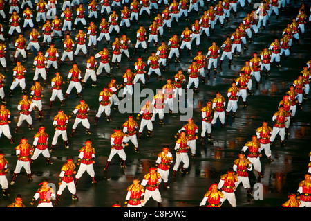 Danseuses à la Airand, festival des jeux de masse à Pyongyang, en Corée du Nord Banque D'Images