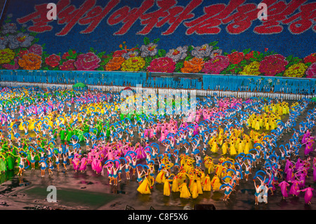 Danseuses à la Airand, festival des jeux de masse à Pyongyang, en Corée du Nord Banque D'Images