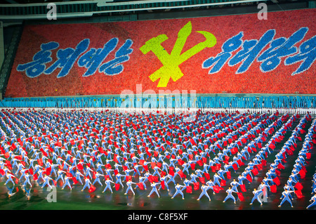 Danseuses à la Airand, festival des jeux de masse à Pyongyang, en Corée du Nord Banque D'Images