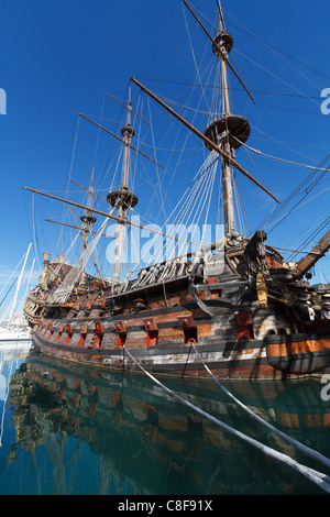 Le Galion espagnol Neptune amarré dans le port de Gênes, Italie Banque D'Images