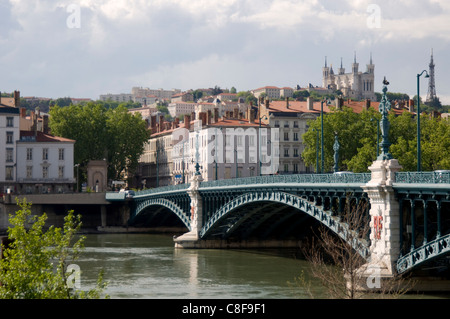 Le Pont de l'Université sur le Rhône et la ville de Lyon, Lyon, France Banque D'Images