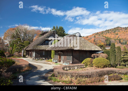 Le Japon, novembre, Asie, village, Oshino, architecture, traditionnelle, toits, toit de paille Banque D'Images