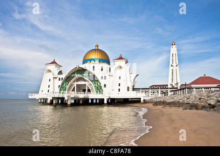 Malaisie, Asie, Melaka, Melaka Ville, mosquée, détroit de Malacca Straits Mosquée, mosquée, Melaka, mer, plage, mer, Dome, Golden, Banque D'Images