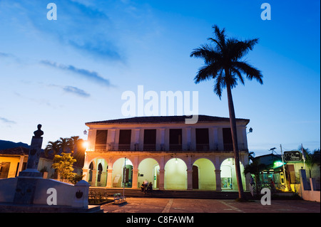 Maison de la culture à la place de la ville, site du patrimoine mondial de l'UNESCO, Vallée de Vinales, Cuba, Antilles, Caraïbes, Amérique Centrale Banque D'Images