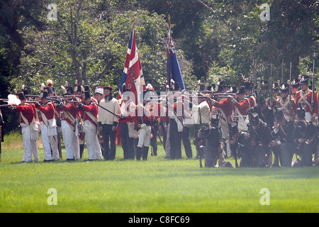 Photo de la siège de Fort Érié, reconstitution Samedi, Août 9/2008 une bataille de la guerre de 1812, les troupes britanniques de faire feu. Banque D'Images