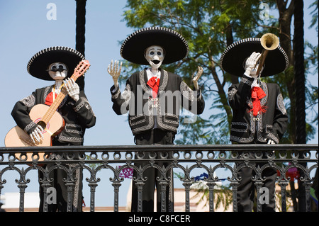 La figure de squelette au cours de Dia de muertos décorations (le Jour des Morts, Morelia, Michoacan state, Mexico Banque D'Images