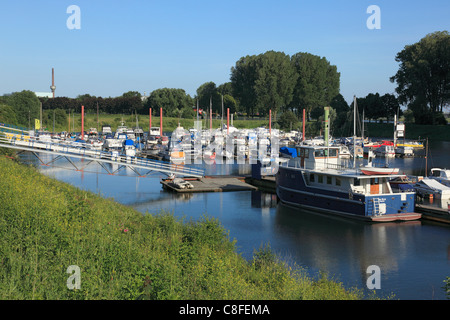 Allemagne, Europe, Wesel, Rhin, Bas-rhin, Rhénanie du Nord-Westphalie, sports, port, port de plaisance, voiliers, bateaux à moteur, Banque D'Images