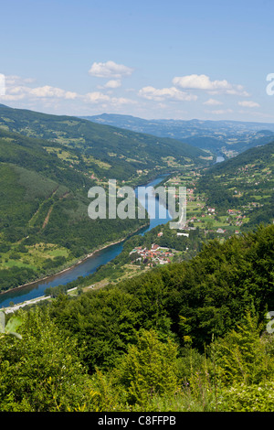 Drina, frontière de la Serbie et de la Bosnie-Herzégovine Banque D'Images