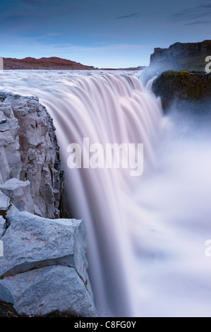 Plus grandes cascades, Dettifoss en Europe à 45 m de haut et 100 m de large, le Parc National de Jokulsargljufur (Islande, Islande, Nordurland Banque D'Images