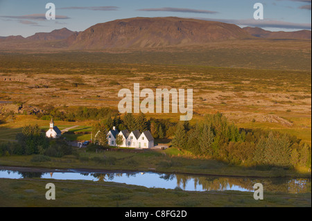 Vous trouverez des restaurants à l'église et de l'Thingvallabaer, Oxara River, le Parc National de Thingvellir, Site du patrimoine mondial de l'UNESCO, de l'Islande Banque D'Images