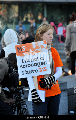 Le projet de loi de réforme de l'aide sociale une protestation à la MS manifestant le plus durement touchés de protestation contre les réductions des prestations pour les personnes à mobilité réduite Banque D'Images