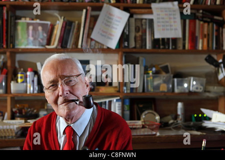 Tony Benn, homme politique, écrivain, historien et ancien député, à son domicile dans l'ouest de Londres Banque D'Images