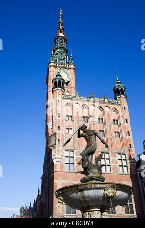 Fontaine de Neptune (Polonais : Fontanna Neptuna) et Hôtel de ville de la ville principale, Gdansk, Pologne Banque D'Images